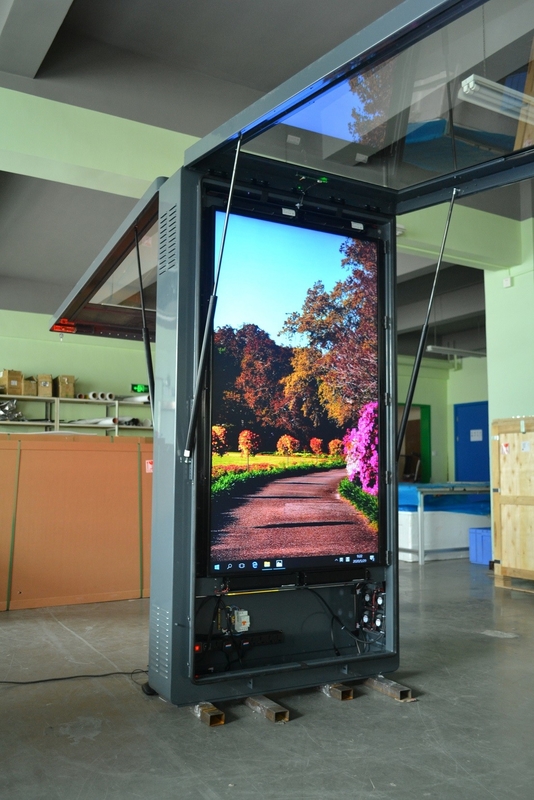 4K UHD 65" Outdoor LCD Digital Signage LCD Totem With PCAP Touch